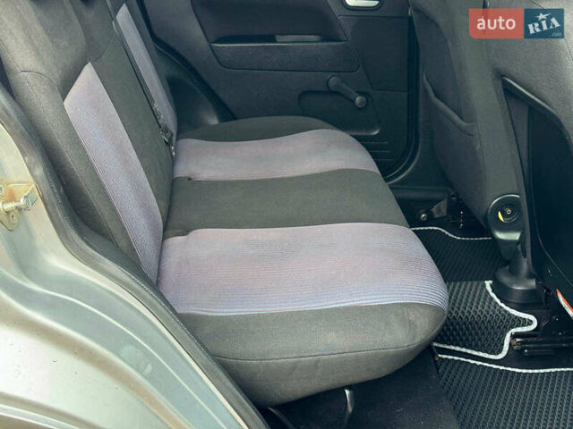 Серый Форд Фьюжн, объемом двигателя 1.6 л и пробегом 235 тыс. км за 6790 $, фото 19 на Automoto.ua