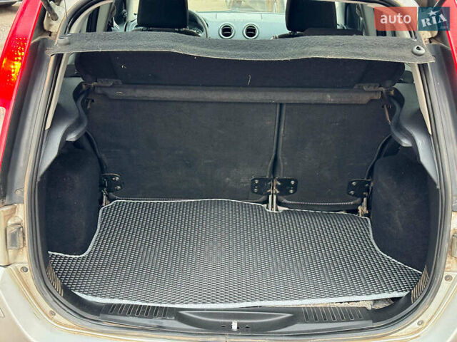 Серый Форд Фьюжн, объемом двигателя 1.6 л и пробегом 235 тыс. км за 6790 $, фото 17 на Automoto.ua