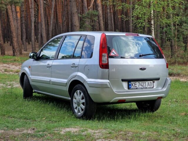 Серый Форд Фьюжн, объемом двигателя 1.6 л и пробегом 130 тыс. км за 5900 $, фото 4 на Automoto.ua