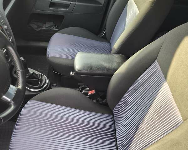 Сірий Форд Фьюжен, об'ємом двигуна 1.6 л та пробігом 174 тис. км за 5000 $, фото 11 на Automoto.ua