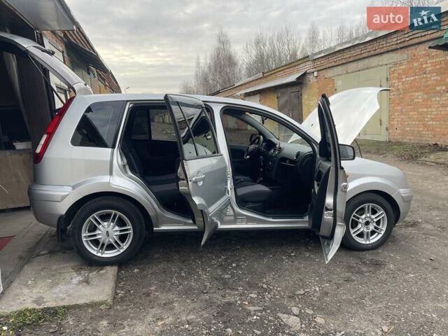 Сірий Форд Фьюжен, об'ємом двигуна 1.39 л та пробігом 129 тис. км за 5600 $, фото 1 на Automoto.ua