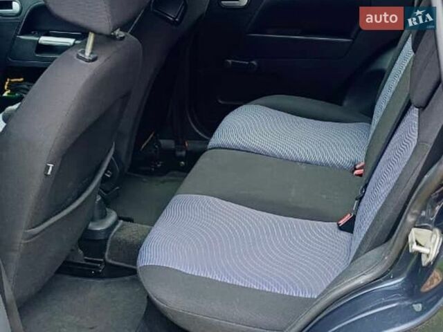 Серый Форд Фьюжн, объемом двигателя 1.6 л и пробегом 230 тыс. км за 6000 $, фото 16 на Automoto.ua