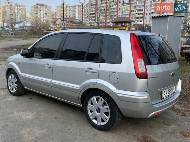 Серый Форд Фьюжн, объемом двигателя 1.39 л и пробегом 243 тыс. км за 5299 $, фото 4 на Automoto.ua