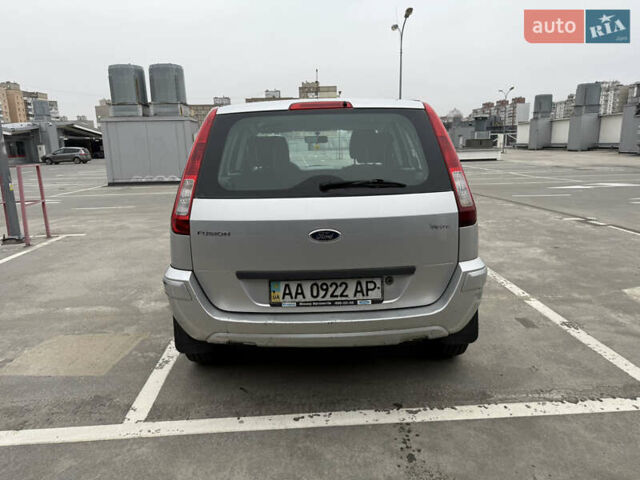 Сірий Форд Фьюжен, об'ємом двигуна 1.6 л та пробігом 203 тис. км за 5300 $, фото 5 на Automoto.ua