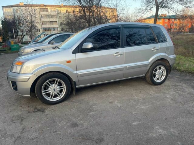 Серый Форд Фьюжн, объемом двигателя 1.4 л и пробегом 130 тыс. км за 5699 $, фото 6 на Automoto.ua