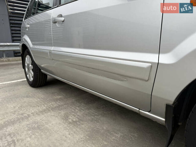 Сірий Форд Фьюжен, об'ємом двигуна 1.6 л та пробігом 203 тис. км за 5300 $, фото 12 на Automoto.ua