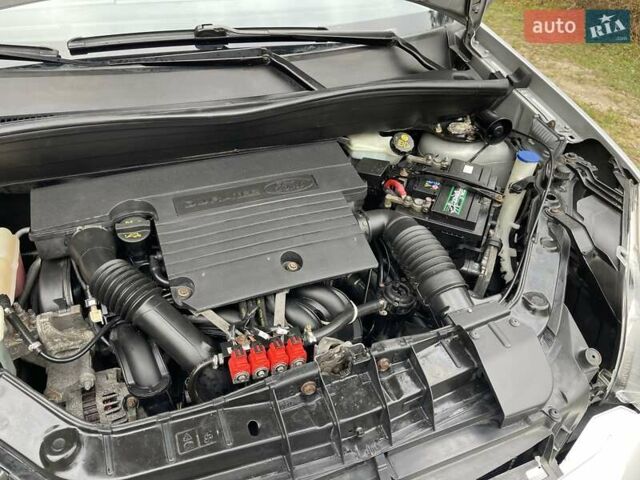 Сірий Форд Фьюжен, об'ємом двигуна 1.4 л та пробігом 129 тис. км за 5700 $, фото 18 на Automoto.ua