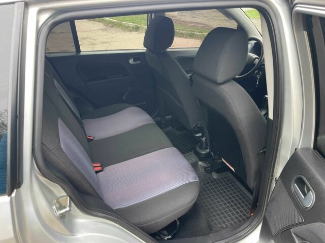 Сірий Форд Фьюжен, об'ємом двигуна 1.4 л та пробігом 130 тис. км за 5699 $, фото 14 на Automoto.ua