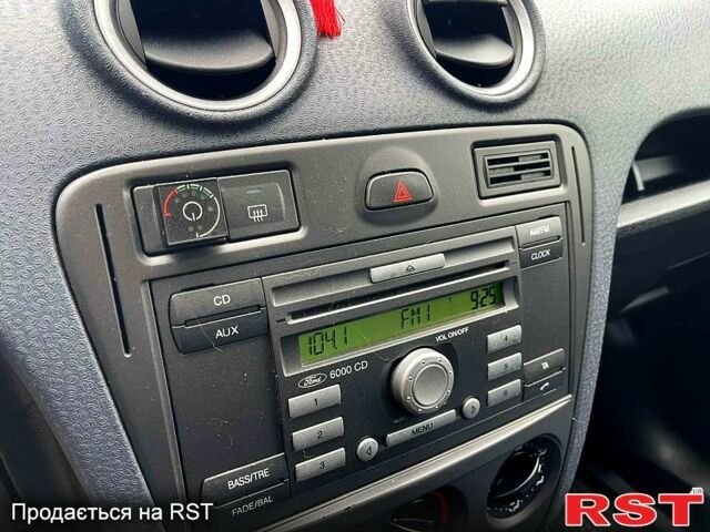 Форд Фьюжен 2011 у Нежине на Automoto.ua Сірий Форд Фьюжен, об'ємом двигуна 1.4 л та пробігом 147 тис. км за 5500 $, фото 11 на Automoto.ua