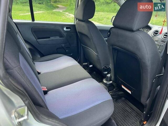 Сірий Форд Фьюжен, об'ємом двигуна 1.4 л та пробігом 145 тис. км за 5600 $, фото 18 на Automoto.ua
