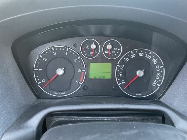 Серый Форд Фьюжн, объемом двигателя 1.6 л и пробегом 217 тыс. км за 6100 $, фото 7 на Automoto.ua