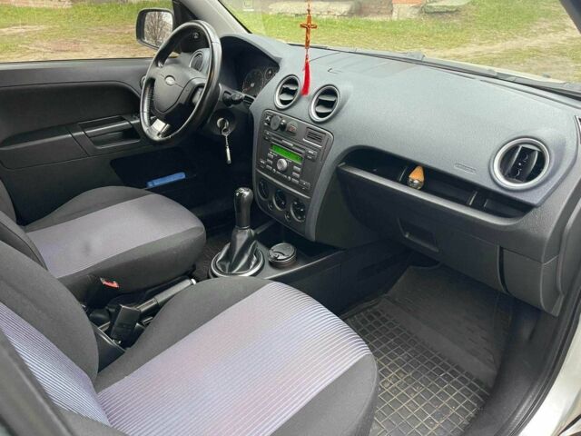 Серый Форд Фьюжн, объемом двигателя 1.4 л и пробегом 129 тыс. км за 5650 $, фото 17 на Automoto.ua