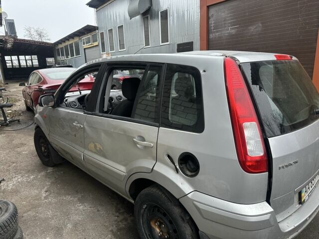 Сірий Форд Фьюжен, об'ємом двигуна 0 л та пробігом 10 тис. км за 1250 $, фото 2 на Automoto.ua