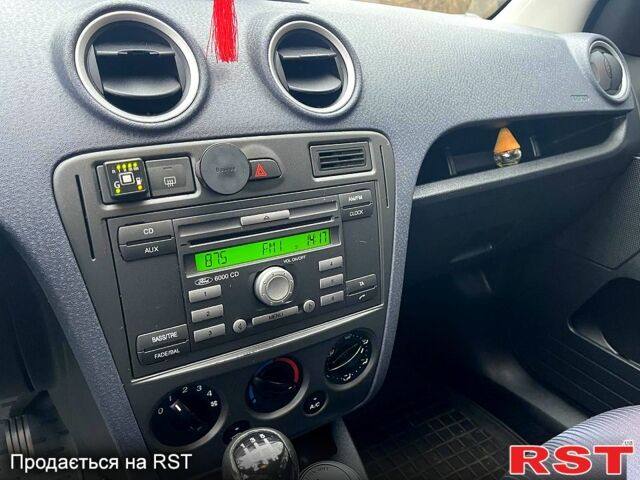 Серый Форд Фьюжн, объемом двигателя 1.4 л и пробегом 129 тыс. км за 5650 $, фото 11 на Automoto.ua