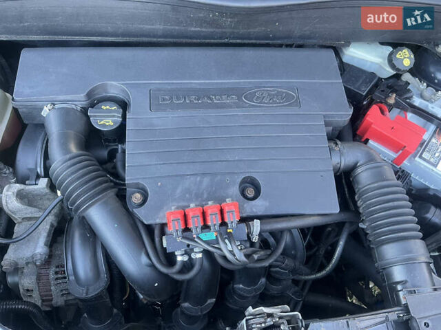 Серый Форд Фьюжн, объемом двигателя 1.4 л и пробегом 140 тыс. км за 5600 $, фото 5 на Automoto.ua