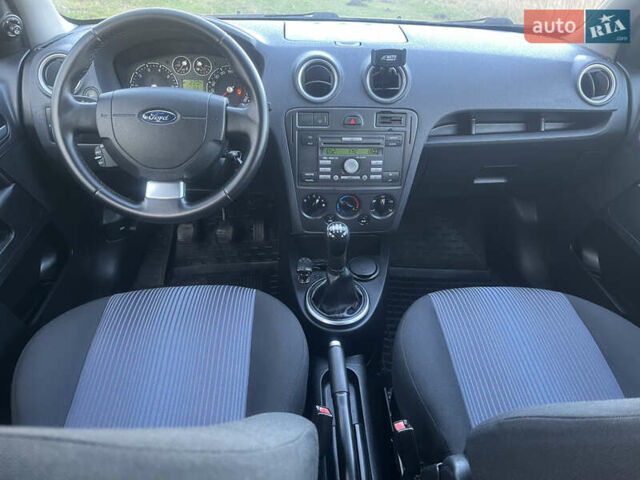 Сірий Форд Фьюжен, об'ємом двигуна 1.4 л та пробігом 139 тис. км за 5800 $, фото 14 на Automoto.ua