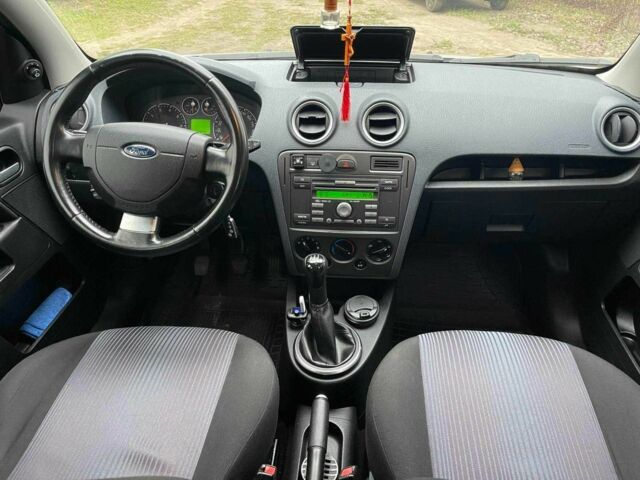 Серый Форд Фьюжн, объемом двигателя 1.4 л и пробегом 129 тыс. км за 5650 $, фото 14 на Automoto.ua