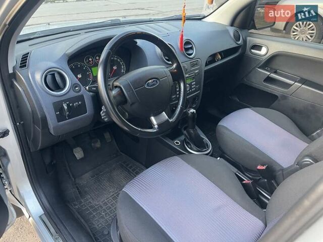 Серый Форд Фьюжн, объемом двигателя 1.4 л и пробегом 130 тыс. км за 5699 $, фото 16 на Automoto.ua