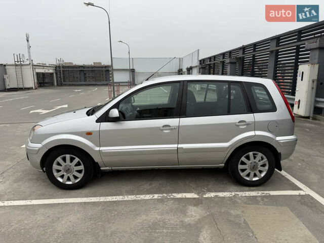 Сірий Форд Фьюжен, об'ємом двигуна 1.6 л та пробігом 203 тис. км за 5300 $, фото 3 на Automoto.ua