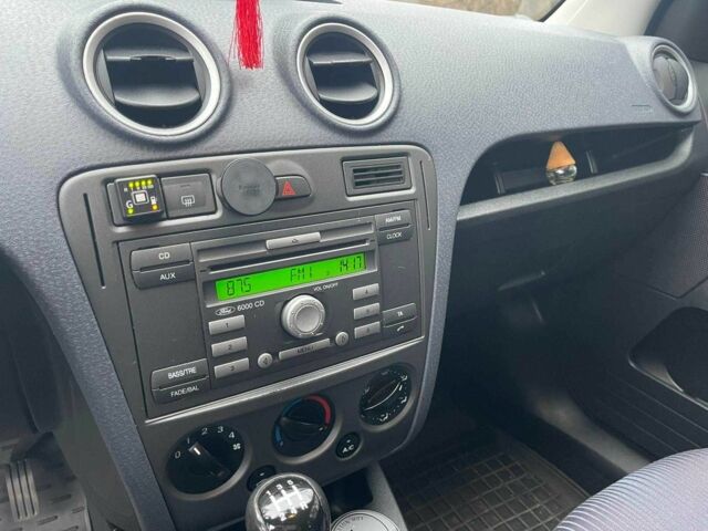 Серый Форд Фьюжн, объемом двигателя 1.4 л и пробегом 129 тыс. км за 5650 $, фото 20 на Automoto.ua