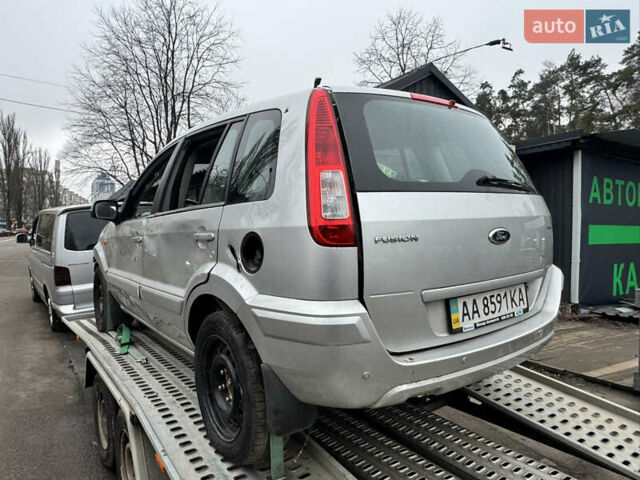 Серый Форд Фьюжн, объемом двигателя 1.6 л и пробегом 10 тыс. км за 1650 $, фото 4 на Automoto.ua