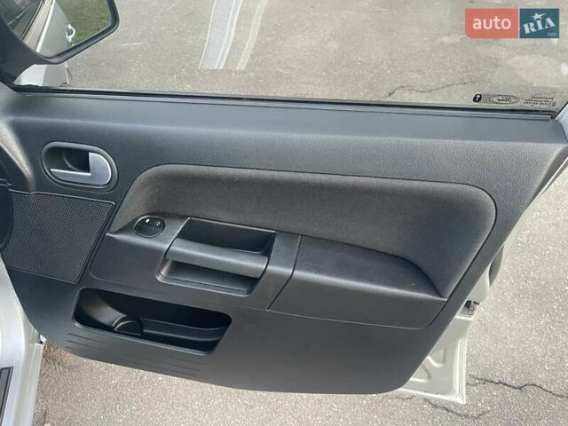 Сірий Форд Фьюжен, об'ємом двигуна 1.4 л та пробігом 127 тис. км за 5650 $, фото 17 на Automoto.ua