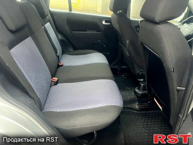 Серый Форд Фьюжн, объемом двигателя 1.6 л и пробегом 203 тыс. км за 5999 $, фото 5 на Automoto.ua