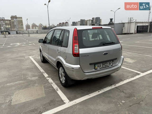Сірий Форд Фьюжен, об'ємом двигуна 1.6 л та пробігом 203 тис. км за 5300 $, фото 4 на Automoto.ua