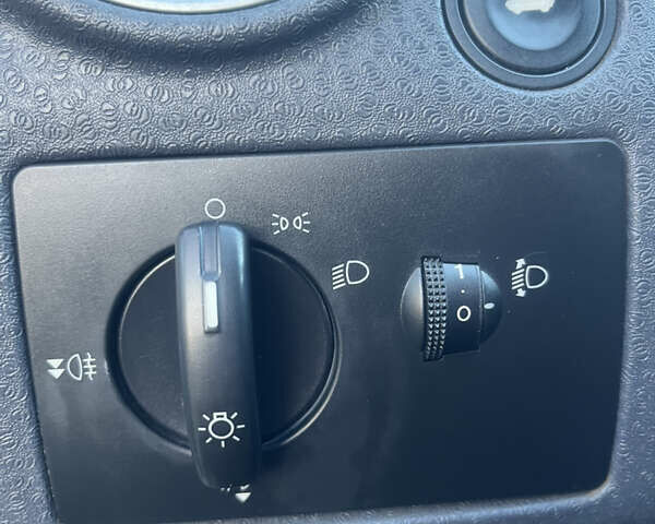 Сірий Форд Фьюжен, об'ємом двигуна 1.4 л та пробігом 139 тис. км за 5800 $, фото 20 на Automoto.ua