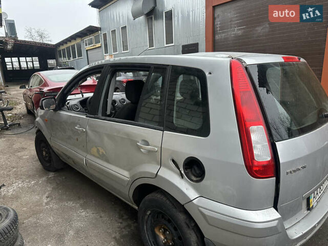 Серый Форд Фьюжн, объемом двигателя 0 л и пробегом 10 тыс. км за 1250 $, фото 5 на Automoto.ua