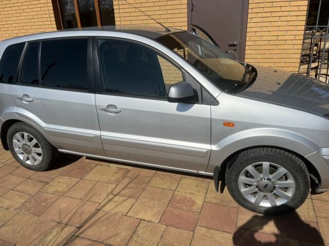 Серый Форд Фьюжн, объемом двигателя 1.6 л и пробегом 52 тыс. км за 7000 $, фото 1 на Automoto.ua