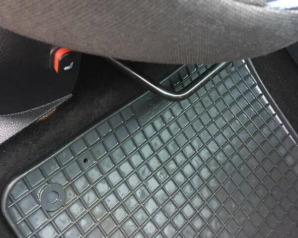 Сірий Форд Фьюжен, об'ємом двигуна 1.6 л та пробігом 153 тис. км за 7888 $, фото 18 на Automoto.ua