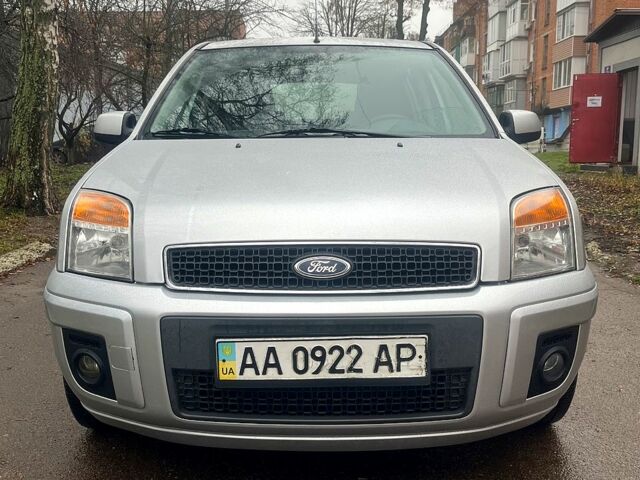 Серый Форд Фьюжн, объемом двигателя 1.6 л и пробегом 203 тыс. км за 5999 $, фото 2 на Automoto.ua