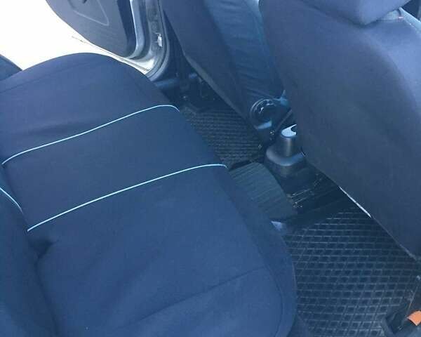 Серый Форд Фьюжн, объемом двигателя 1.4 л и пробегом 290 тыс. км за 4999 $, фото 8 на Automoto.ua