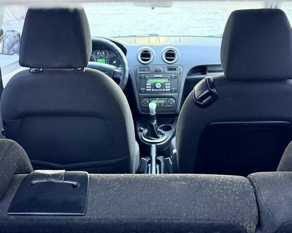 Серый Форд Фьюжн, объемом двигателя 1.6 л и пробегом 340 тыс. км за 4500 $, фото 5 на Automoto.ua