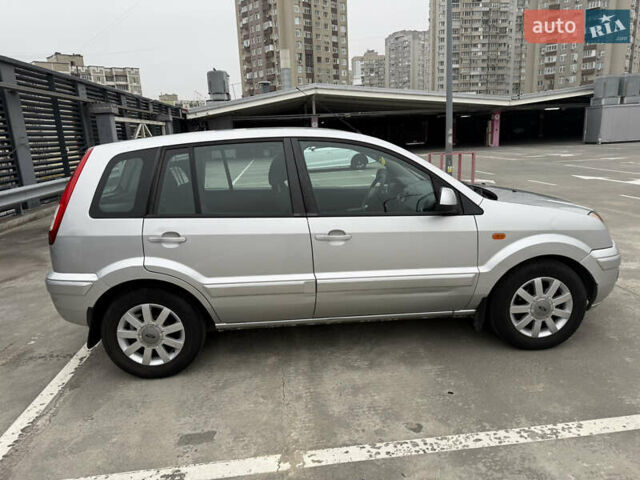 Сірий Форд Фьюжен, об'ємом двигуна 1.6 л та пробігом 203 тис. км за 5300 $, фото 7 на Automoto.ua