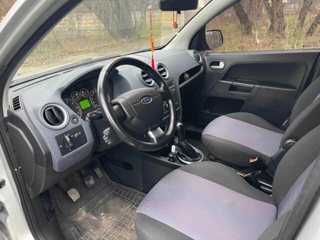 Серый Форд Фьюжн, объемом двигателя 1.4 л и пробегом 129 тыс. км за 5650 $, фото 16 на Automoto.ua