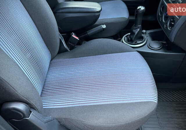 Серый Форд Фьюжн, объемом двигателя 1.4 л и пробегом 81 тыс. км за 7500 $, фото 40 на Automoto.ua