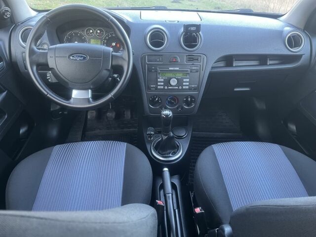 Сірий Форд Фьюжен, об'ємом двигуна 1.4 л та пробігом 139 тис. км за 5600 $, фото 11 на Automoto.ua