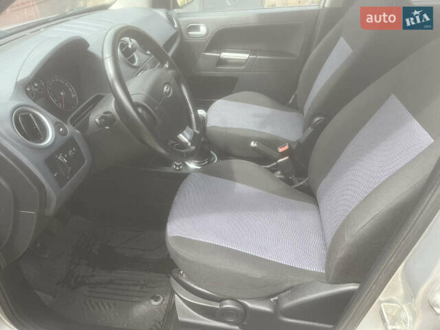 Сірий Форд Фьюжен, об'ємом двигуна 1.6 л та пробігом 143 тис. км за 5999 $, фото 5 на Automoto.ua