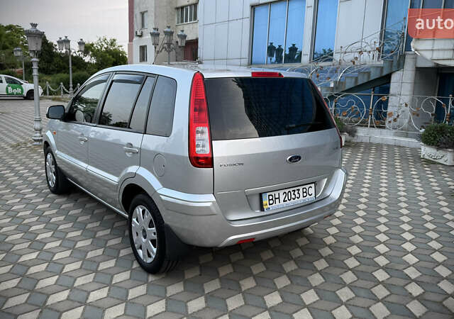 Серый Форд Фьюжн, объемом двигателя 1.4 л и пробегом 81 тыс. км за 7500 $, фото 16 на Automoto.ua