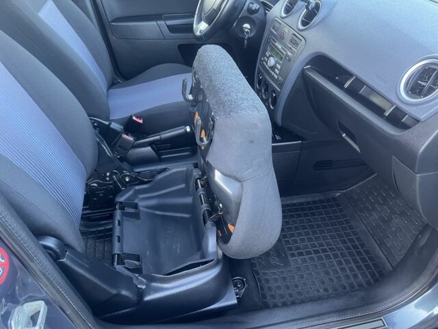 Сірий Форд Фьюжен, об'ємом двигуна 1.4 л та пробігом 139 тис. км за 5600 $, фото 9 на Automoto.ua