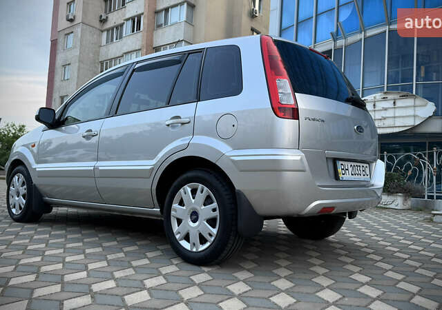 Серый Форд Фьюжн, объемом двигателя 1.4 л и пробегом 81 тыс. км за 7500 $, фото 13 на Automoto.ua