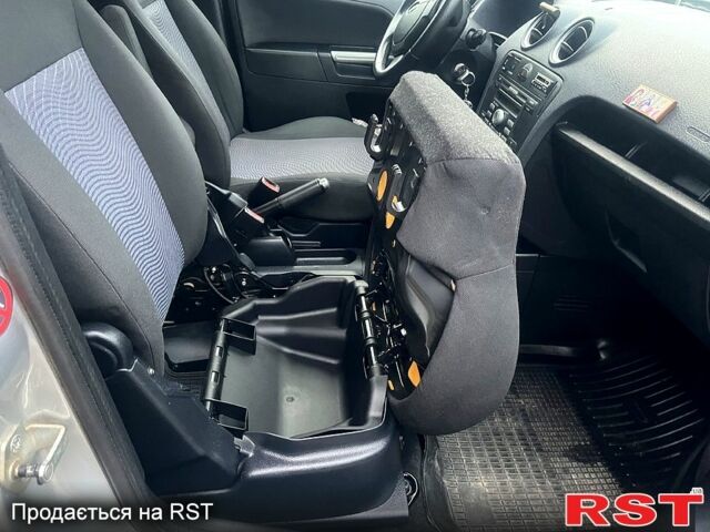 Серый Форд Фьюжн, объемом двигателя 1.6 л и пробегом 150 тыс. км за 6700 $, фото 7 на Automoto.ua