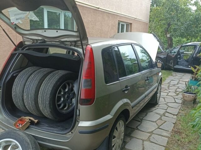 Сірий Форд Фьюжен, об'ємом двигуна 1.4 л та пробігом 270 тис. км за 4600 $, фото 2 на Automoto.ua