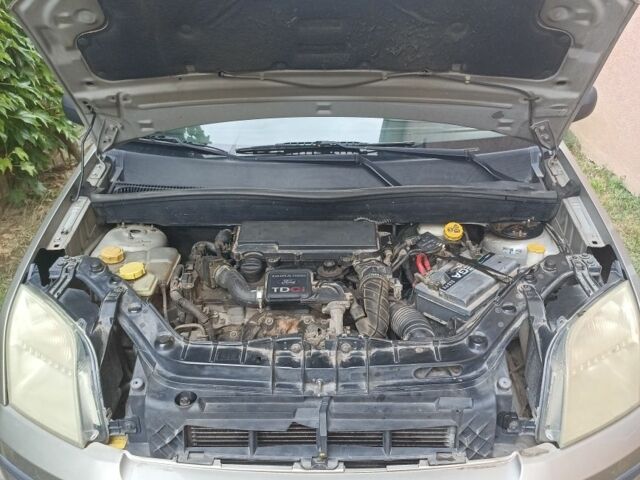 Сірий Форд Фьюжен, об'ємом двигуна 1.4 л та пробігом 270 тис. км за 4600 $, фото 6 на Automoto.ua