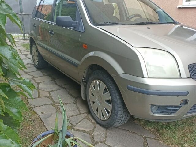 Сірий Форд Фьюжен, об'ємом двигуна 1.4 л та пробігом 270 тис. км за 4600 $, фото 1 на Automoto.ua