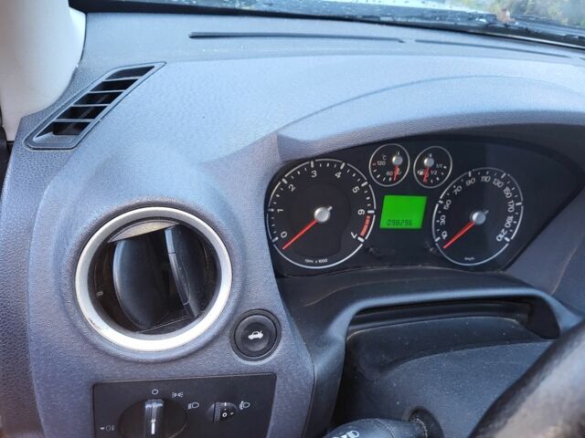 Серый Форд Фьюжн, объемом двигателя 1.2 л и пробегом 98 тыс. км за 5300 $, фото 6 на Automoto.ua