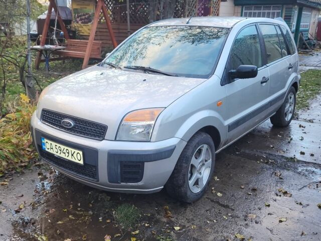 Серый Форд Фьюжн, объемом двигателя 1.2 л и пробегом 98 тыс. км за 5300 $, фото 3 на Automoto.ua