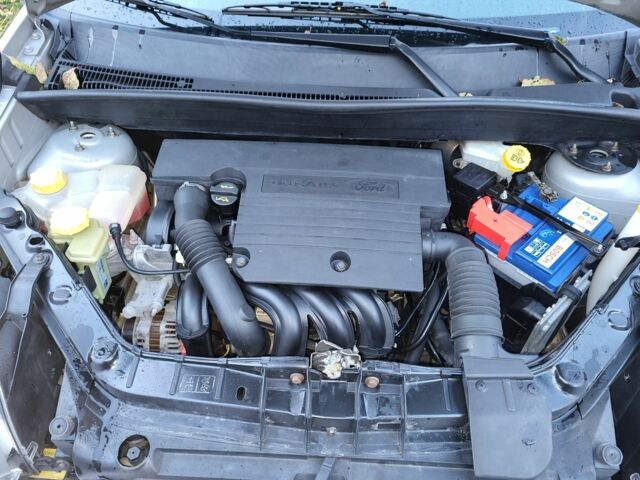 Серый Форд Фьюжн, объемом двигателя 1.2 л и пробегом 98 тыс. км за 5300 $, фото 7 на Automoto.ua